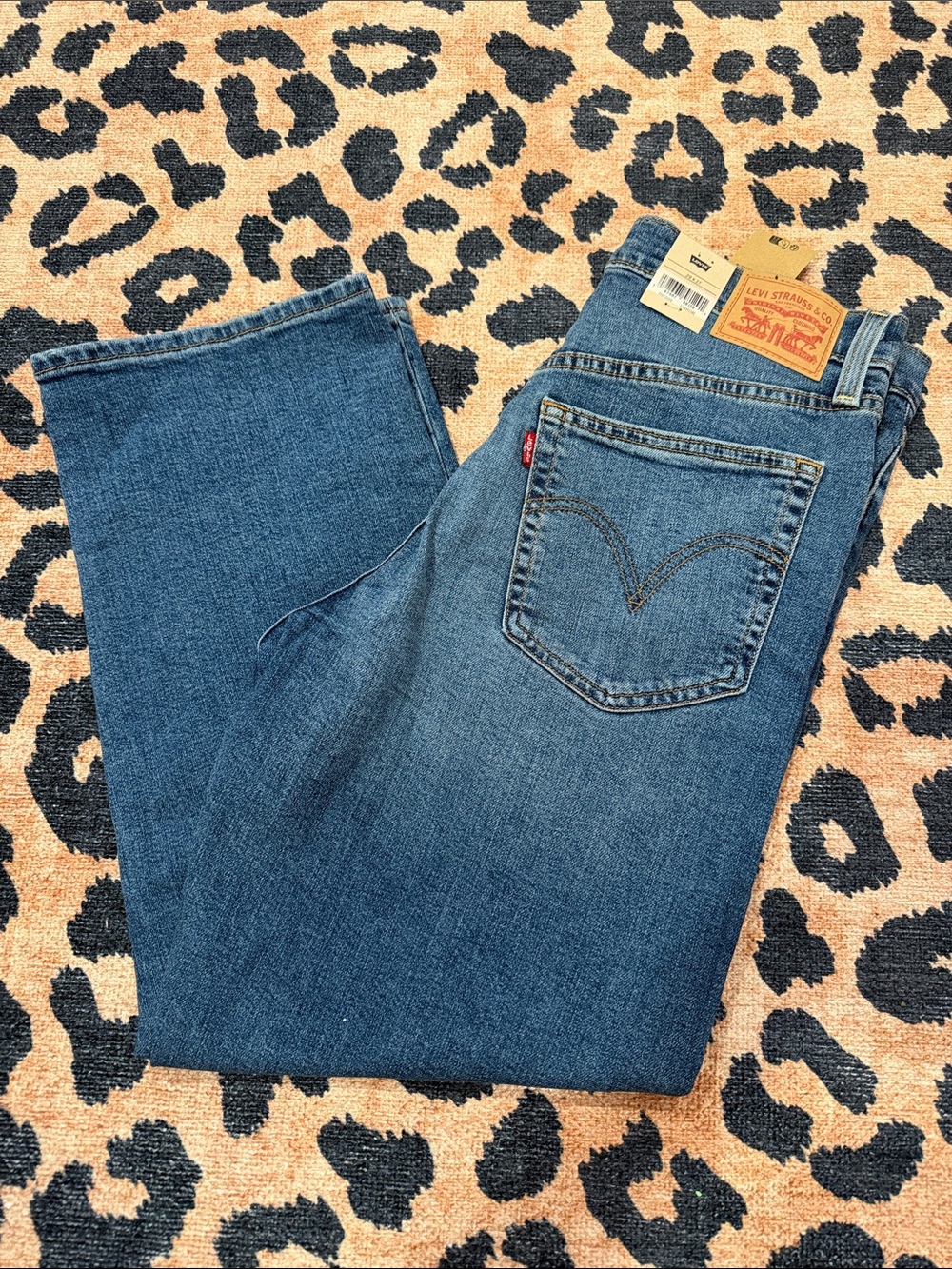 Levi's Women’s Medium Blue Ribcage Straight-Leg Ankle Jeans - Size 29